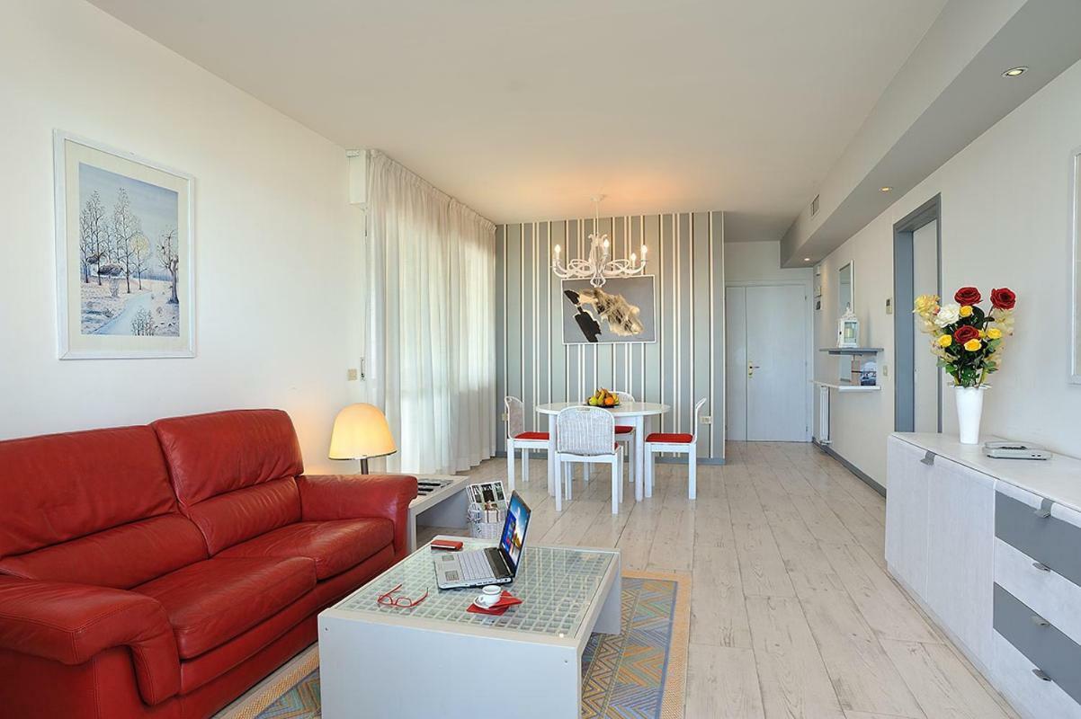 Residence Riccione Beach Apartments Exterior photo