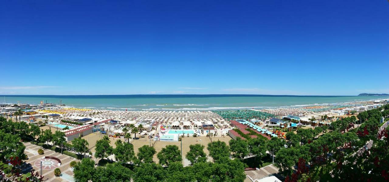 Residence Riccione Beach Apartments Exterior photo